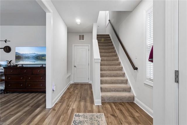 1510 Stanford LN, Newport News, VA 23608