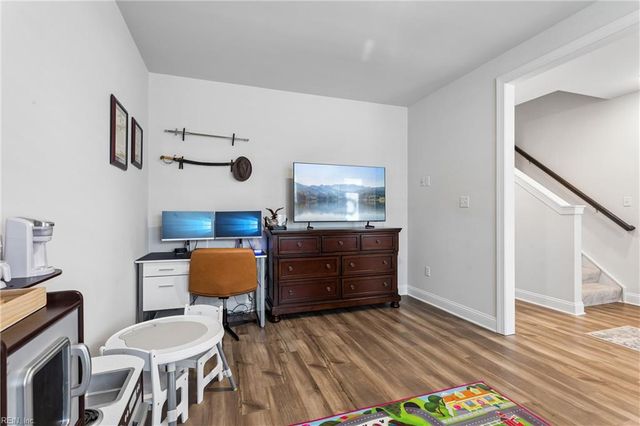 1510 Stanford LN, Newport News, VA 23608