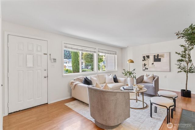 16576 NE 97th Place, Redmond, WA 98052