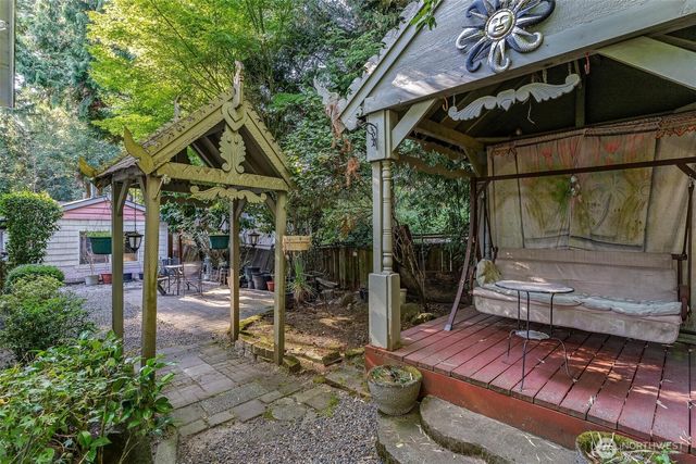 16576 NE 97th Place, Redmond, WA 98052