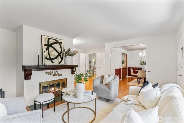 16576 NE 97th Place, Redmond, WA 98052