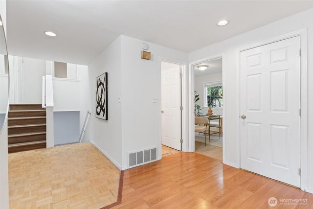 16576 NE 97th Place, Redmond, WA 98052