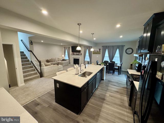 203 BRAEBURN DR, Atglen, PA 19310