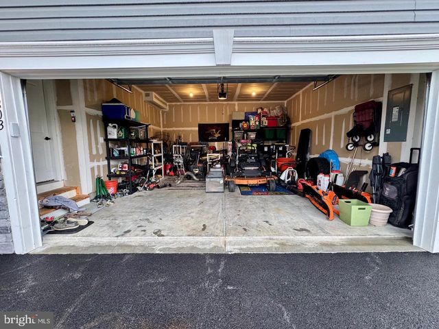 203 BRAEBURN DR, Atglen, PA 19310