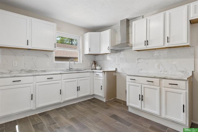 4126 N 43 Street, Omaha, NE 68111