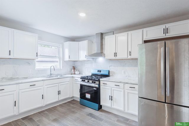 4126 N 43 Street, Omaha, NE 68111