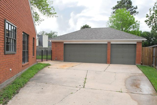 15411 Robin Grove Court, Cypress, TX 77433