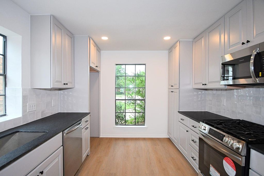 15411 Robin Grove Court, Cypress, TX 77433