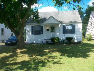 384 Meadowbrook Avenue SE, Warren, OH 44483
