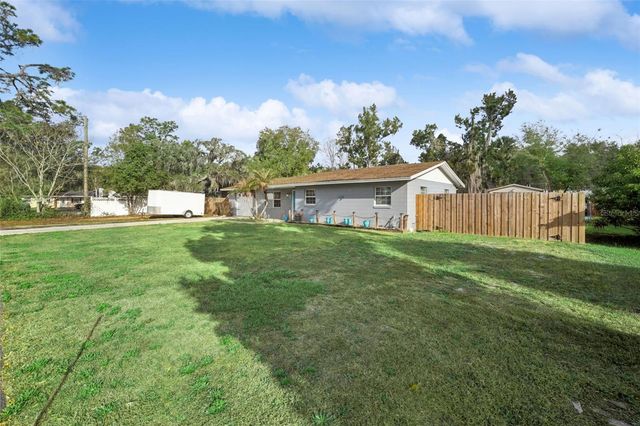 16915 CUMBERMOORE LANE, Umatilla, FL 32784