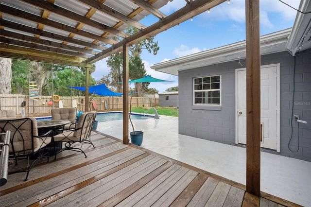 16915 CUMBERMOORE LANE, Umatilla, FL 32784