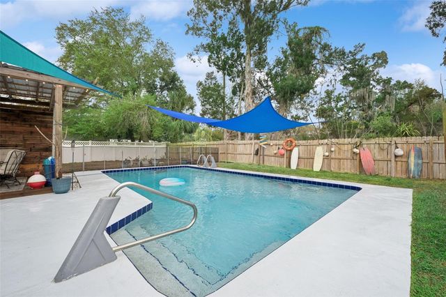 16915 CUMBERMOORE LANE, Umatilla, FL 32784