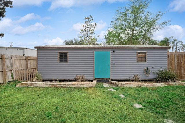 16915 CUMBERMOORE LANE, Umatilla, FL 32784