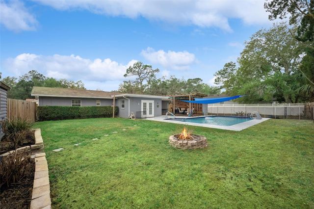 16915 CUMBERMOORE LANE, Umatilla, FL 32784