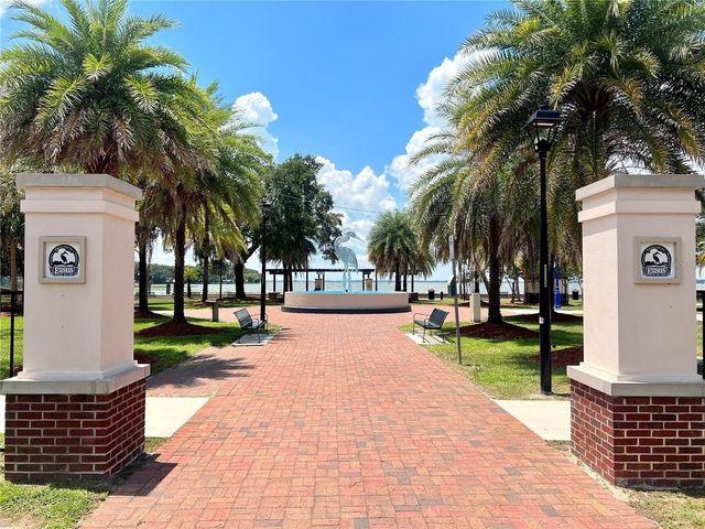 16915 CUMBERMOORE LANE, Umatilla, FL 32784