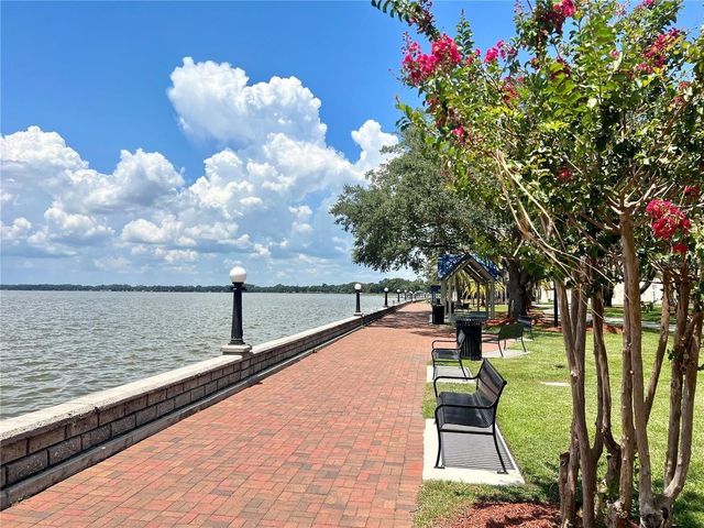 16915 CUMBERMOORE LANE, Umatilla, FL 32784