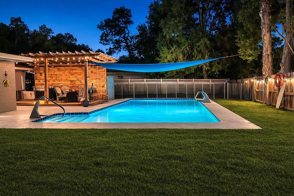 16915 CUMBERMOORE LANE, Umatilla, FL 32784