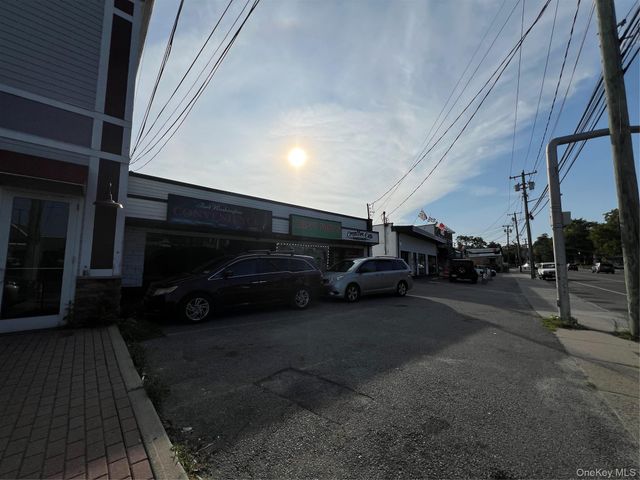 142-146 Shore Road 144, Port Washington, NY 11050