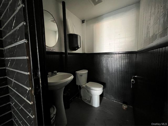 142-146 Shore Road 144, Port Washington, NY 11050
