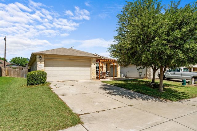 604 Comal RUN, Hutto, TX 78634