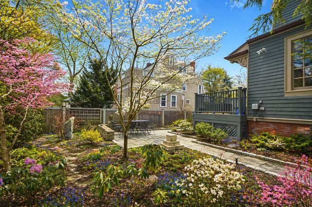 9 Farrar Street 9, Cambridge, MA 02138
