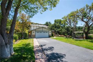 25023 Everett, Newhall, CA 91321