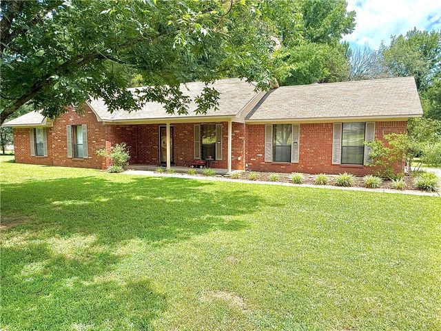 801 Meadowrue Road, Russellville, AR 72802
