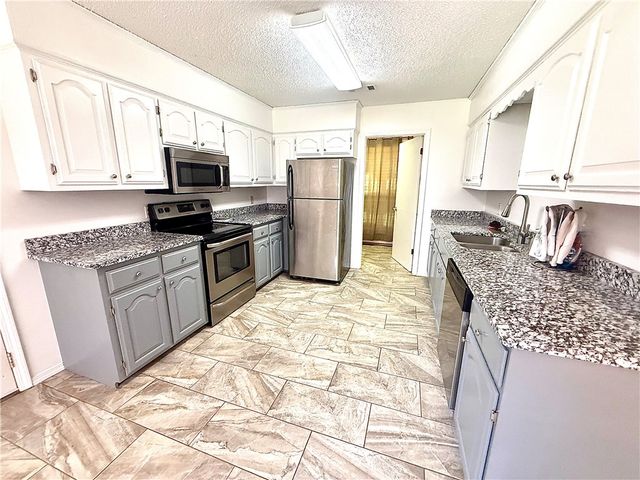 801 Meadowrue Road, Russellville, AR 72802