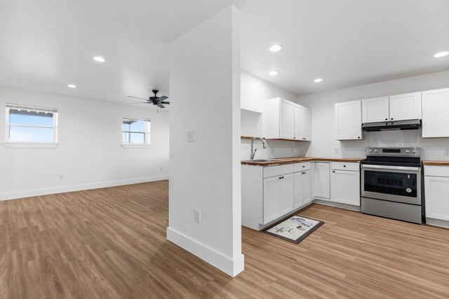 2500 CR 466 RD, Elgin, TX 78621