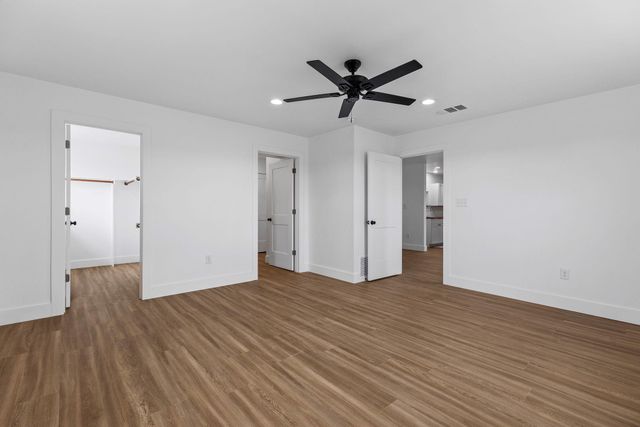 2500 CR 466 RD, Elgin, TX 78621