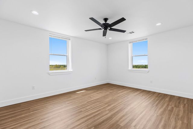 2500 CR 466 RD, Elgin, TX 78621