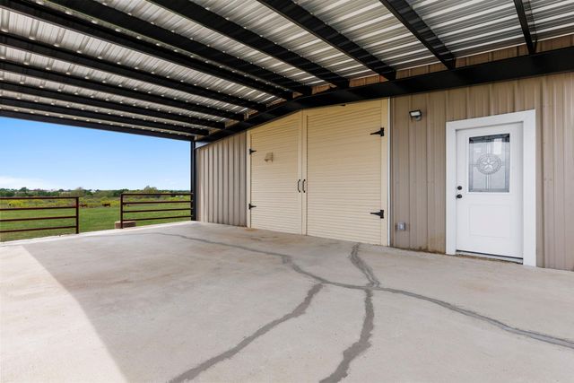 2500 CR 466 RD, Elgin, TX 78621