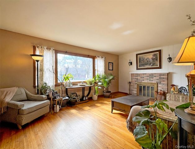 22 Carmen Drive, Poughkeepsie, NY 12603