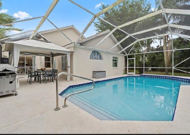 2002 Lake Breeze Court, Wellington, FL 33414