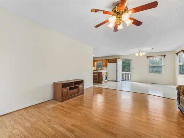 826 White Oak Hill Drive, Seneca, SC 29678