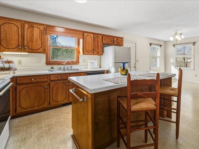 826 White Oak Hill Drive, Seneca, SC 29678