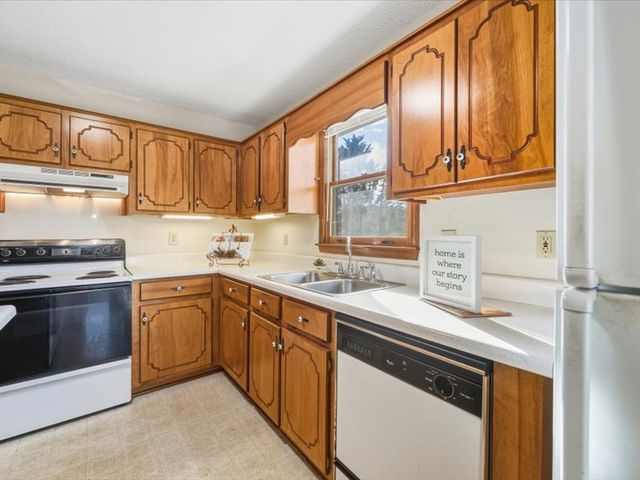 826 White Oak Hill Drive, Seneca, SC 29678