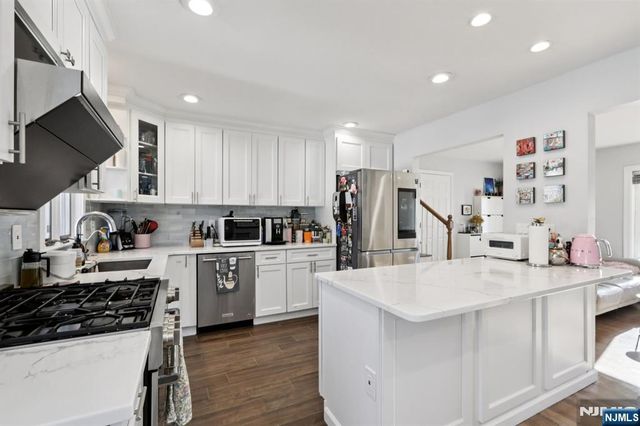 44 Richard Court, River Edge, NJ 07661