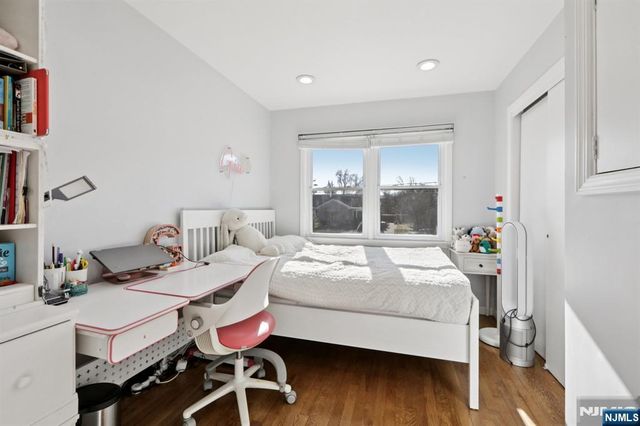 44 Richard Court, River Edge, NJ 07661