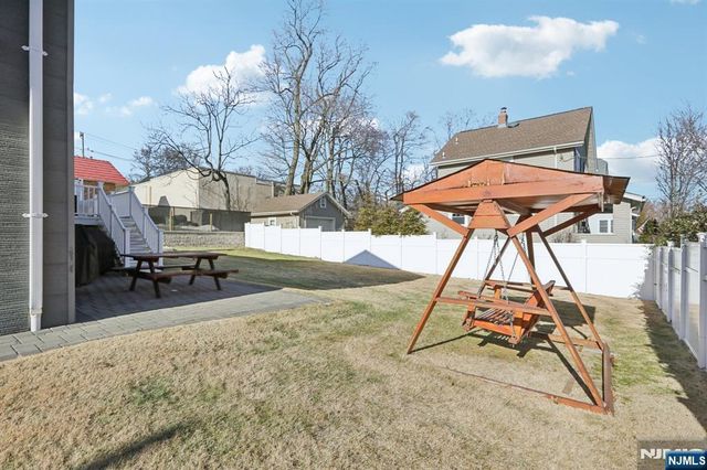 44 Richard Court, River Edge, NJ 07661