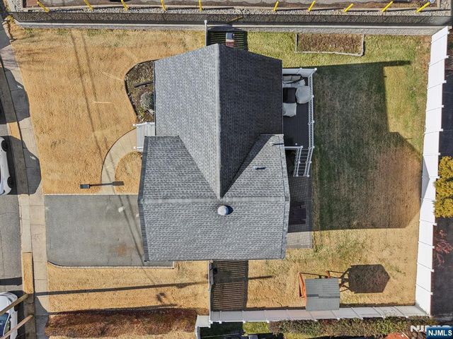 44 Richard Court, River Edge, NJ 07661