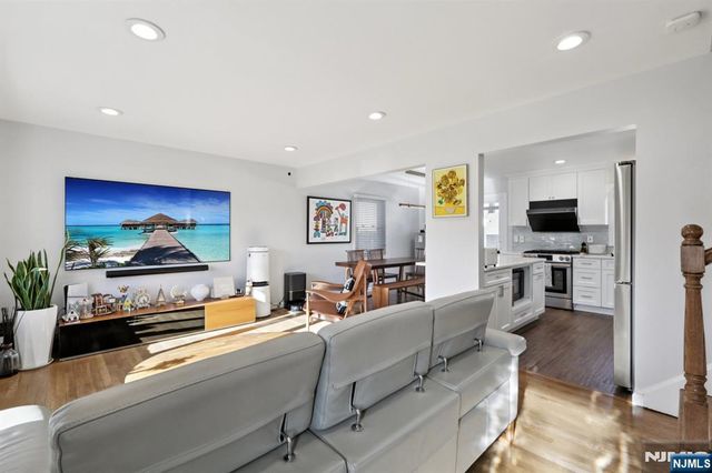 44 Richard Court, River Edge, NJ 07661