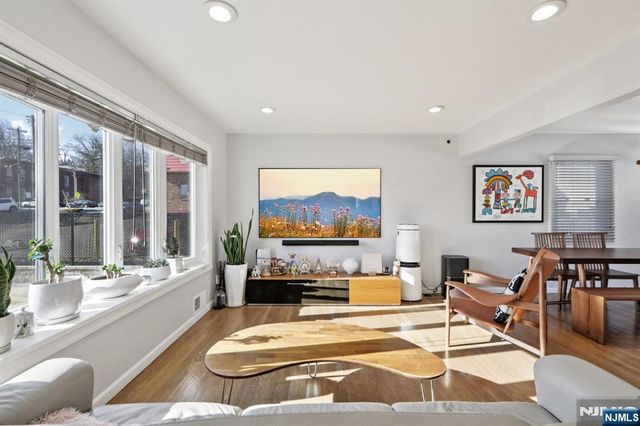 44 Richard Court, River Edge, NJ 07661