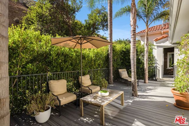 2130 Outpost Drive, Los Angeles, CA 90068