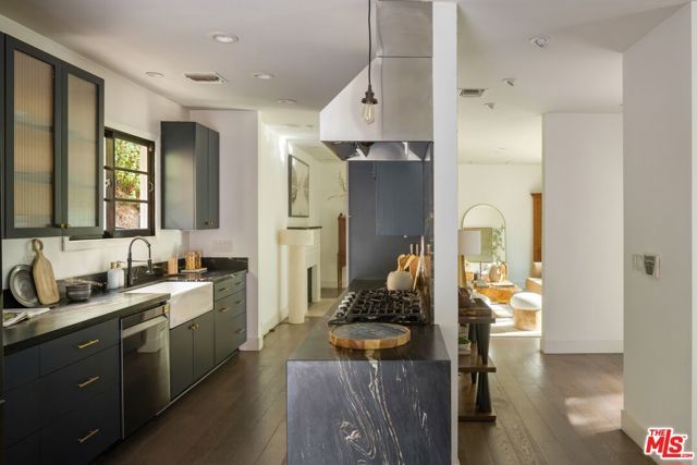 2130 Outpost Drive, Los Angeles, CA 90068