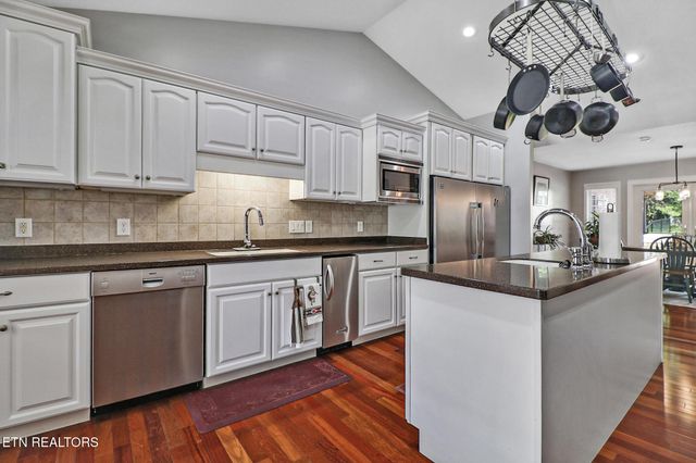 1401 Holiday Drive, Crossville, TN 38555