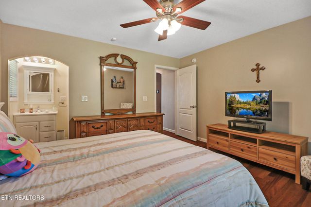 1401 Holiday Drive, Crossville, TN 38555
