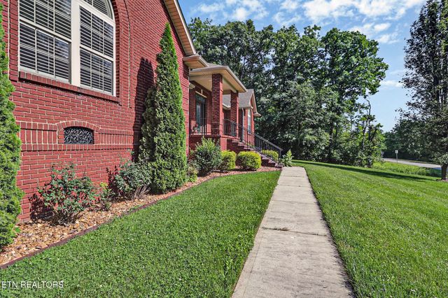 1401 Holiday Drive, Crossville, TN 38555