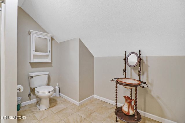 1401 Holiday Drive, Crossville, TN 38555