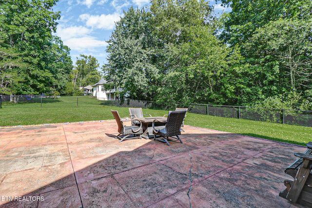 1401 Holiday Drive, Crossville, TN 38555